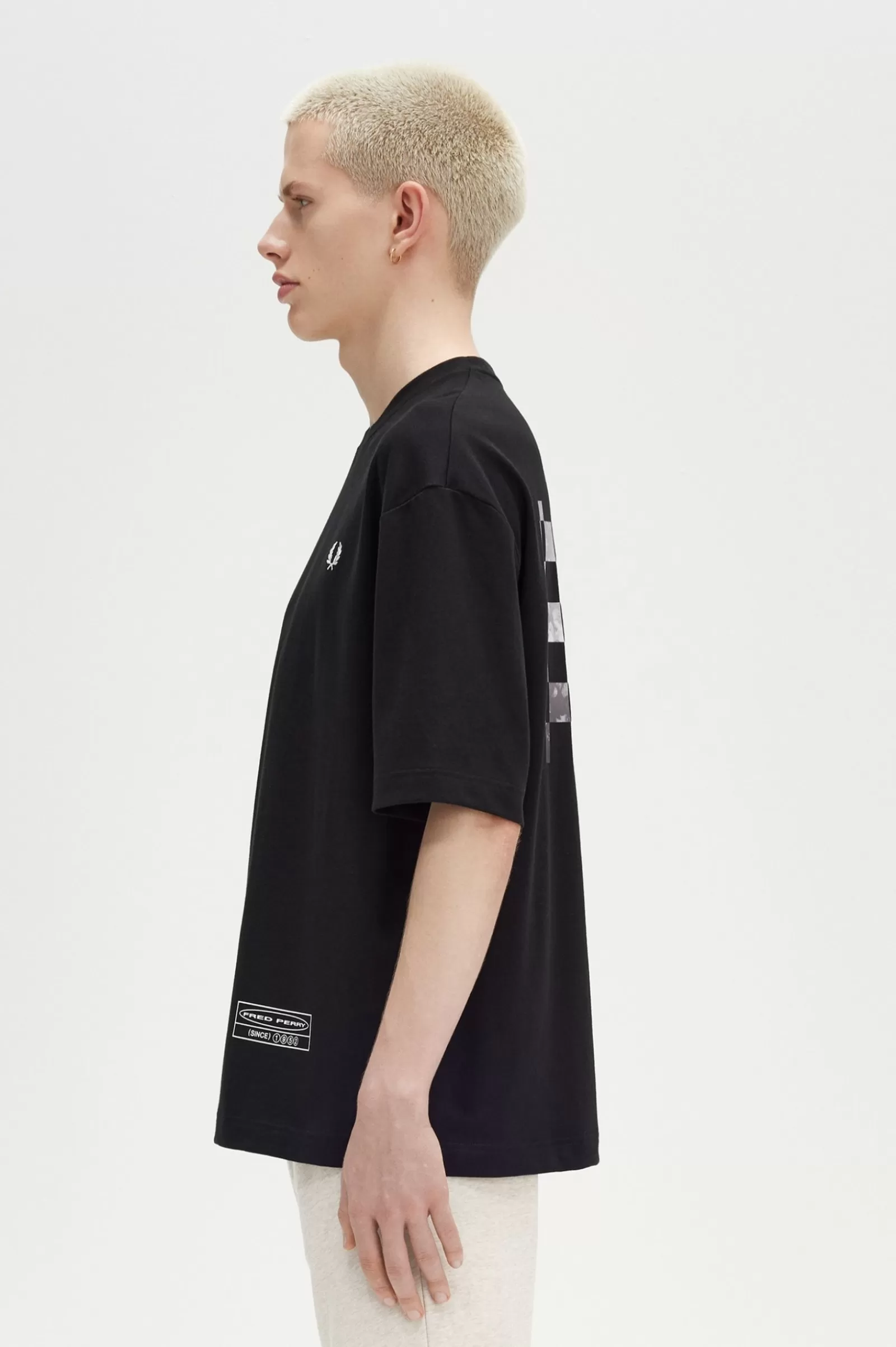 New Crowd Graphic T-Shirt T-Shirts